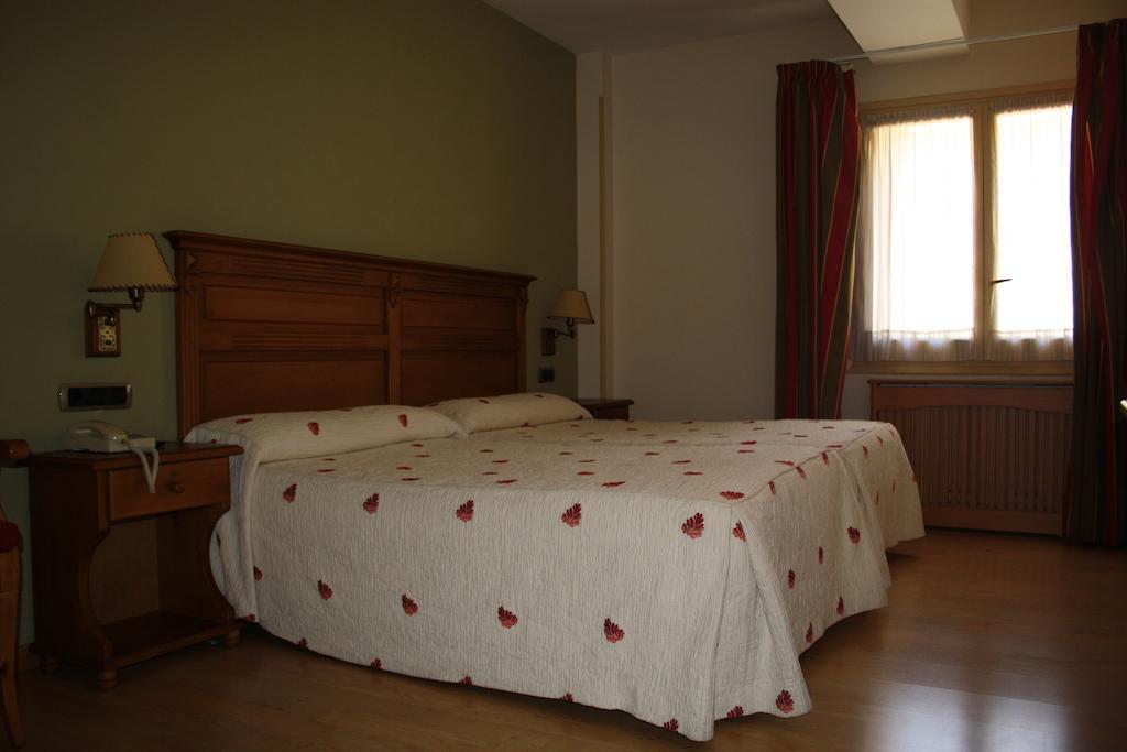Hotel Casa Ruba Biescas  Cameră foto